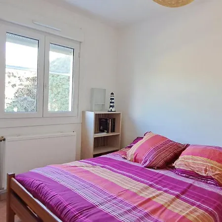 Maison Familiale Avec Jardin Et Terrasse *
